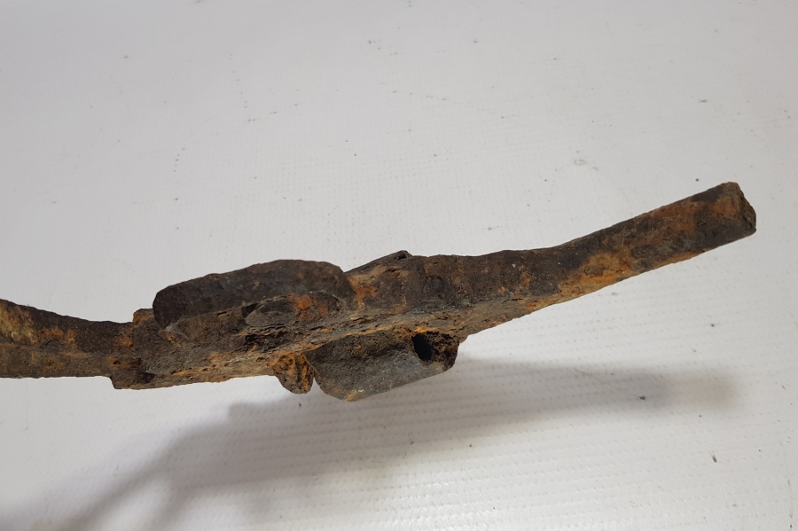 1. DÜNYA SAVAŞI DÖNEMİ ÇANAKKEL CEPHESİ FOSİLLEŞMİŞ SUBAY TABANCASI