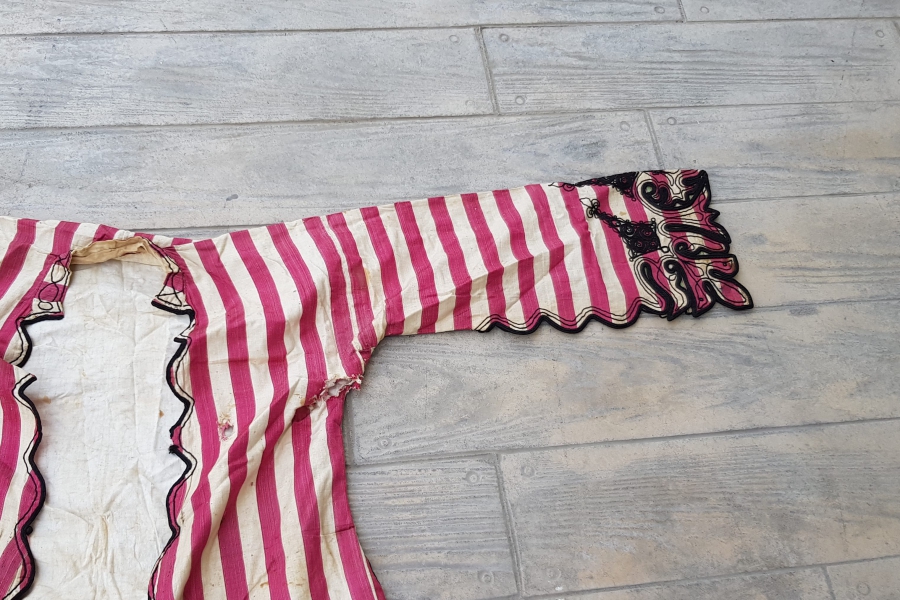 OSMANLI DÖNEMİ İPEK İBRİŞİM İŞLEMELİ GELİN ÜÇ ETEĞİ