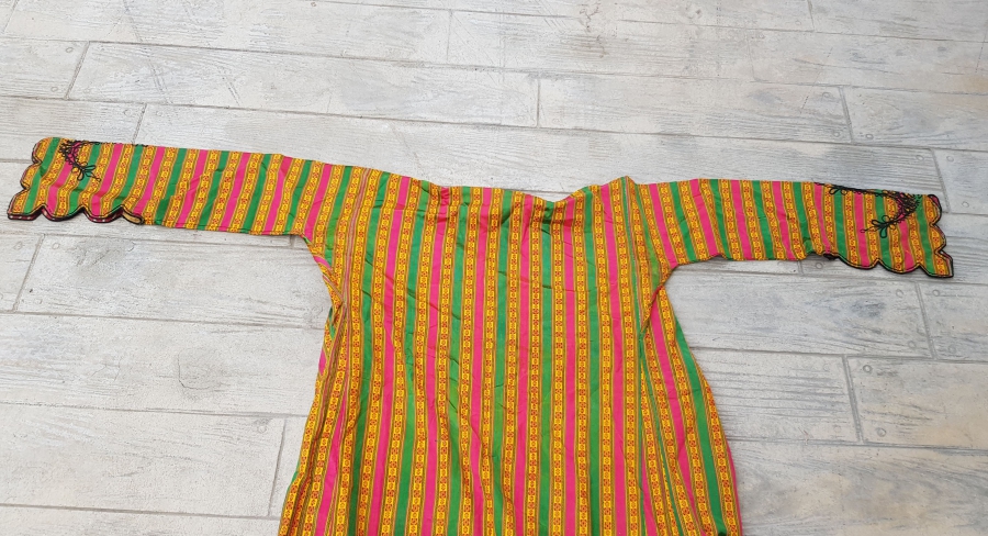 OSMANLI DÖNEMİ HEREKE YAPIMI YÜKSEK KONDİSYONDA İPEK ÜÇ ETEK