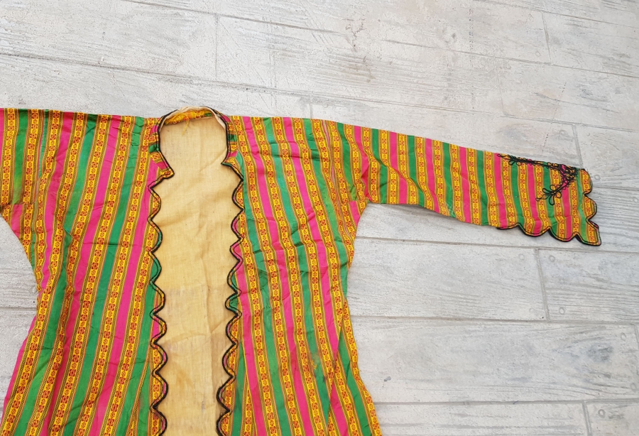 OSMANLI DÖNEMİ HEREKE YAPIMI YÜKSEK KONDİSYONDA İPEK ÜÇ ETEK