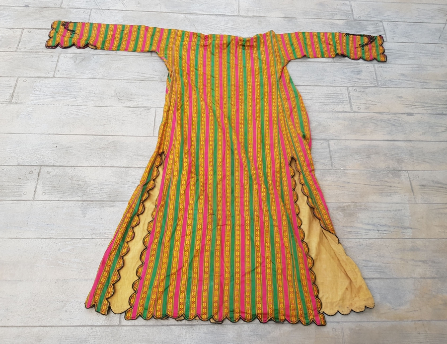 OSMANLI DÖNEMİ HEREKE YAPIMI YÜKSEK KONDİSYONDA İPEK ÜÇ ETEK