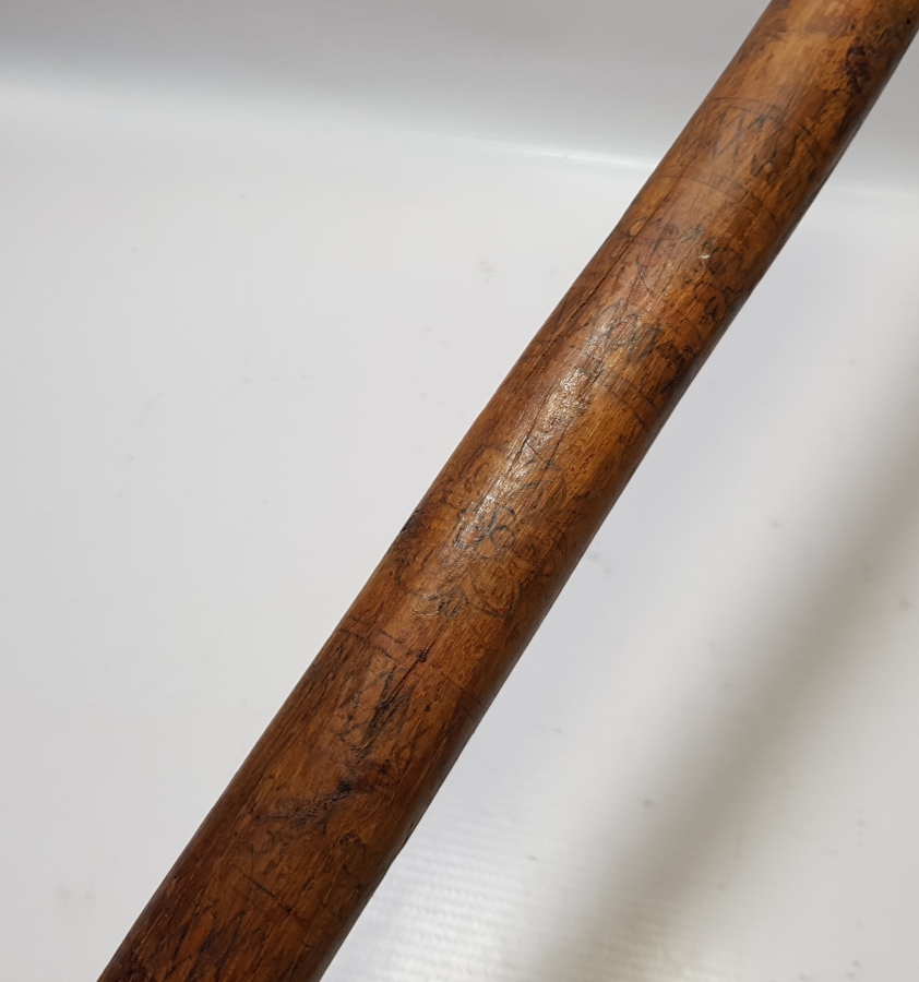 OSMANLI DÖNEMİ ÜZERİ OSMANLICA YAZILI , İŞLEMELİ VE KÖK BOYALI CİRİT SOPASI