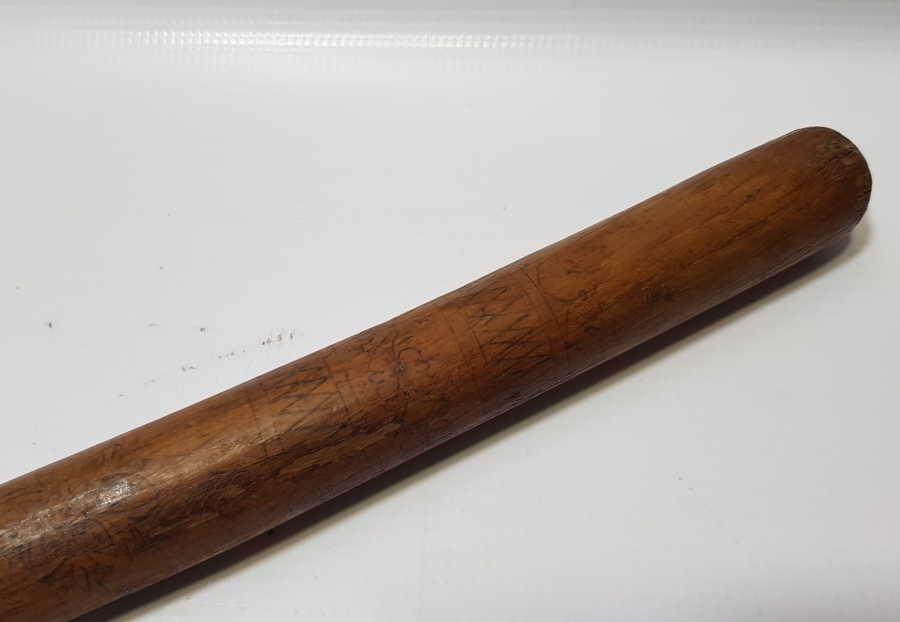 OSMANLI DÖNEMİ ÜZERİ OSMANLICA YAZILI , İŞLEMELİ VE KÖK BOYALI CİRİT SOPASI