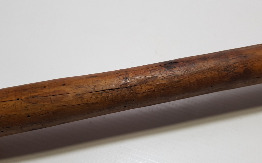 OSMANLI DÖNEMİ ÜZERİ OSMANLICA YAZILI , İŞLEMELİ VE KÖK BOYALI CİRİT SOPASI