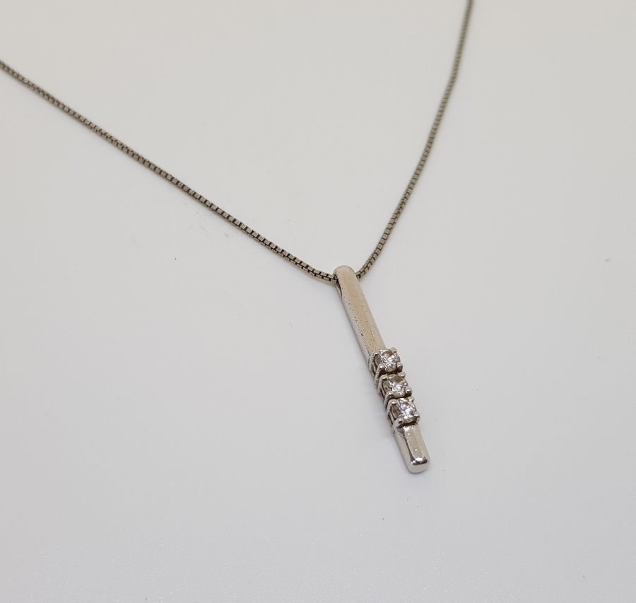 MARGAZİT TAŞLI AVRUPA GÜMÜŞ KOLYE