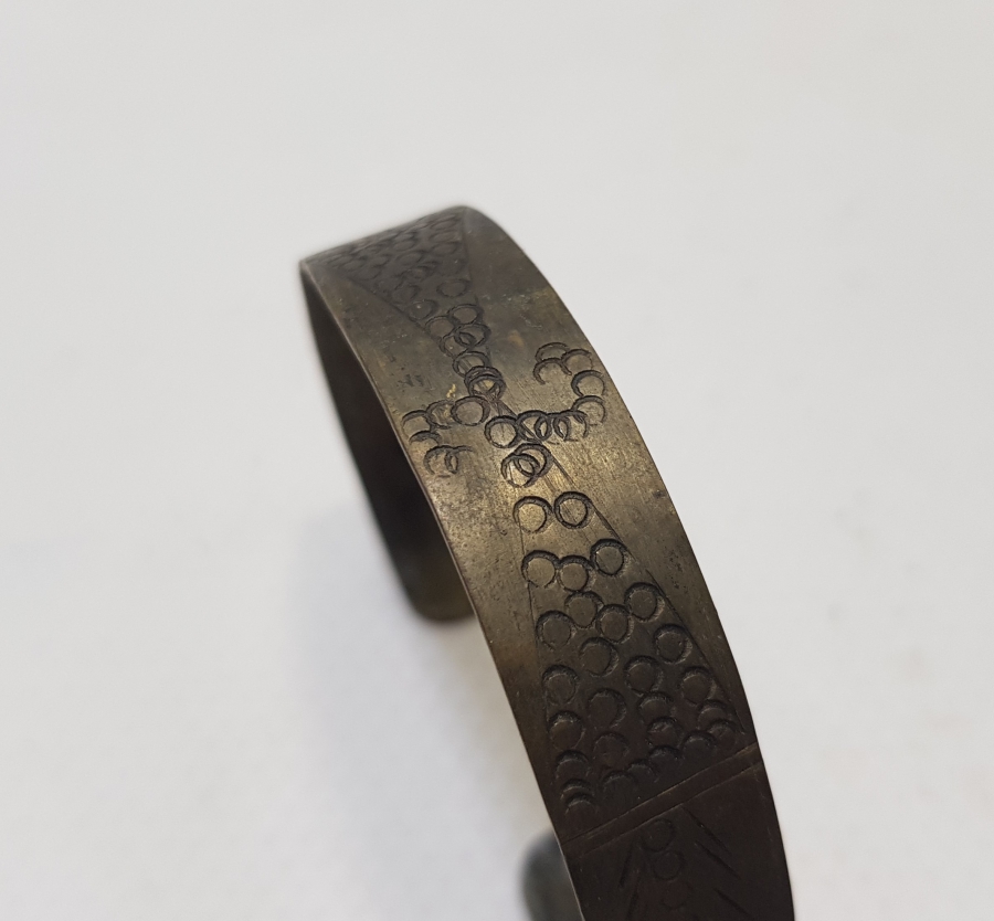 ÜZERİ İŞLEMELİ OSMANLI DÖNEMİ ROMATİZMA BİLEKLİĞİ