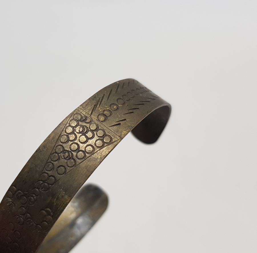 ÜZERİ İŞLEMELİ OSMANLI DÖNEMİ ROMATİZMA BİLEKLİĞİ