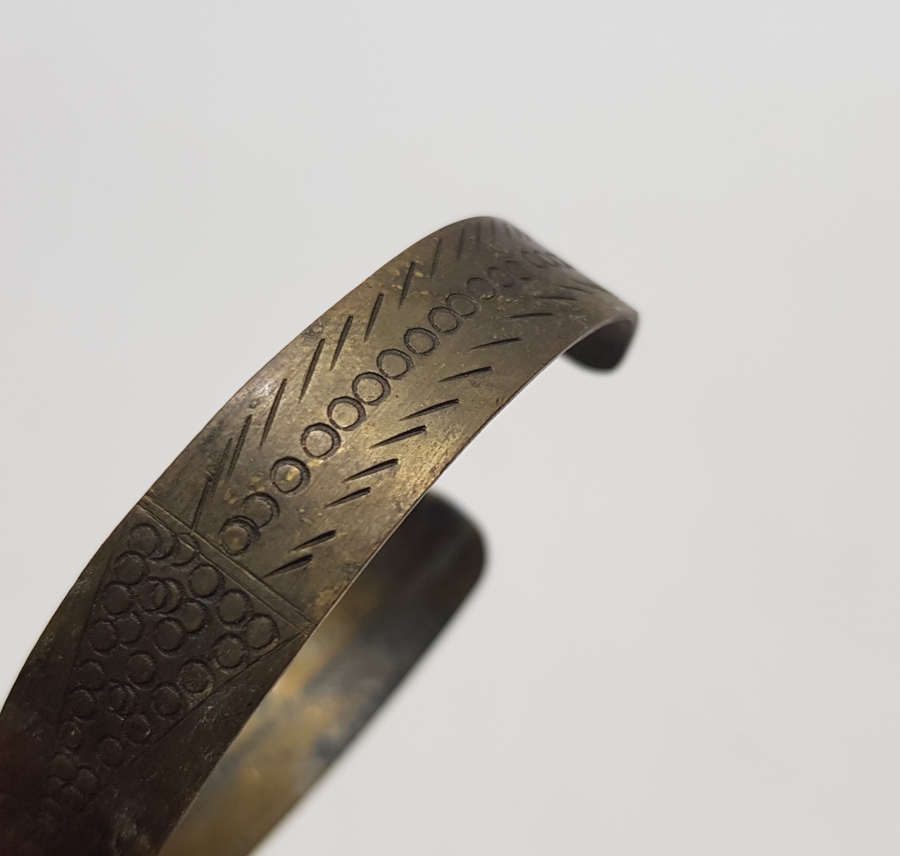 ÜZERİ İŞLEMELİ OSMANLI DÖNEMİ ROMATİZMA BİLEKLİĞİ