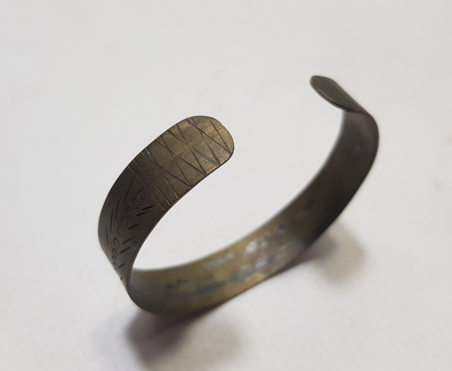 ÜZERİ İŞLEMELİ OSMANLI DÖNEMİ ROMATİZMA BİLEKLİĞİ