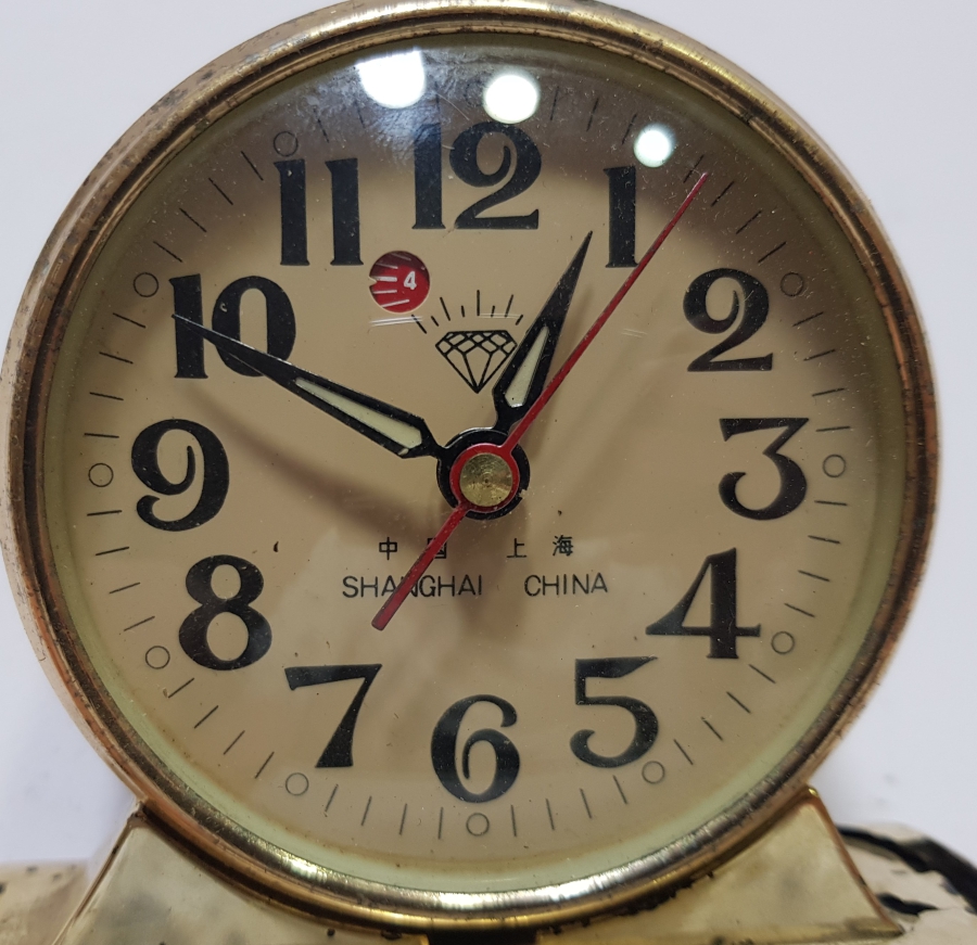 KURMALI ANTİKA MASA SAATİ