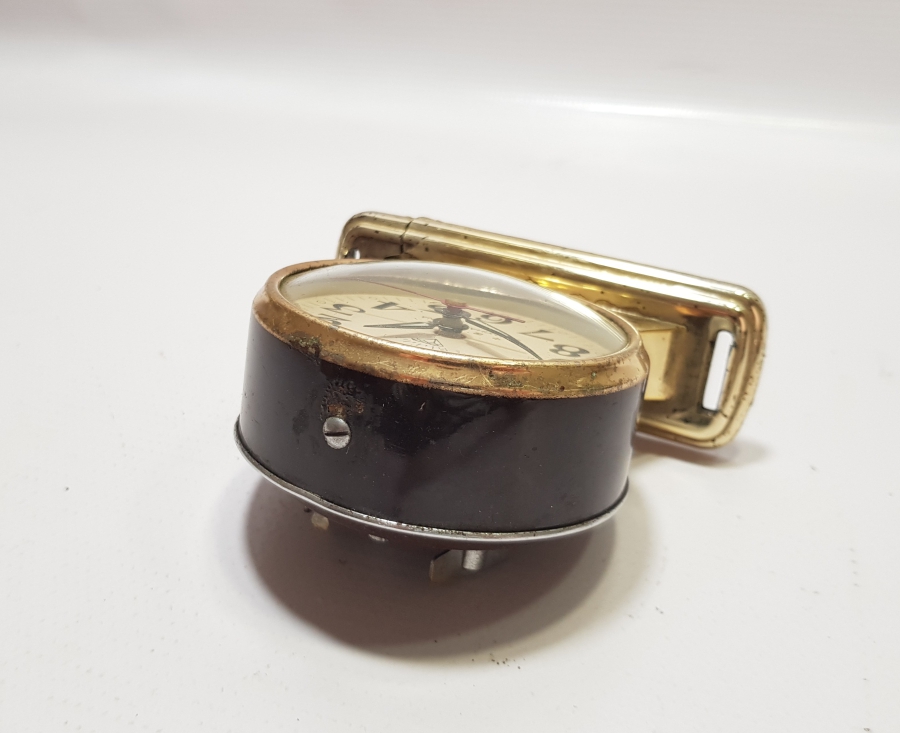 KURMALI ANTİKA MASA SAATİ