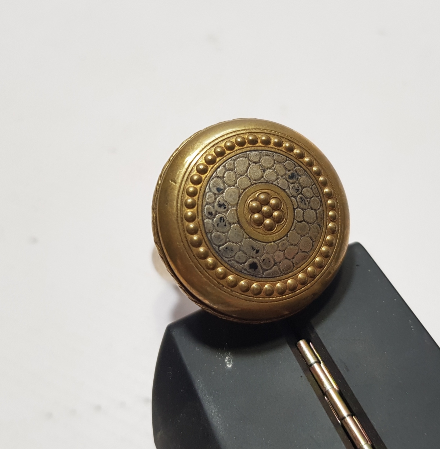 ÜZERİ KALEM İŞÇİLİKLİ VE ALTIN VARAKLI ANTİKA BASTON SAPI