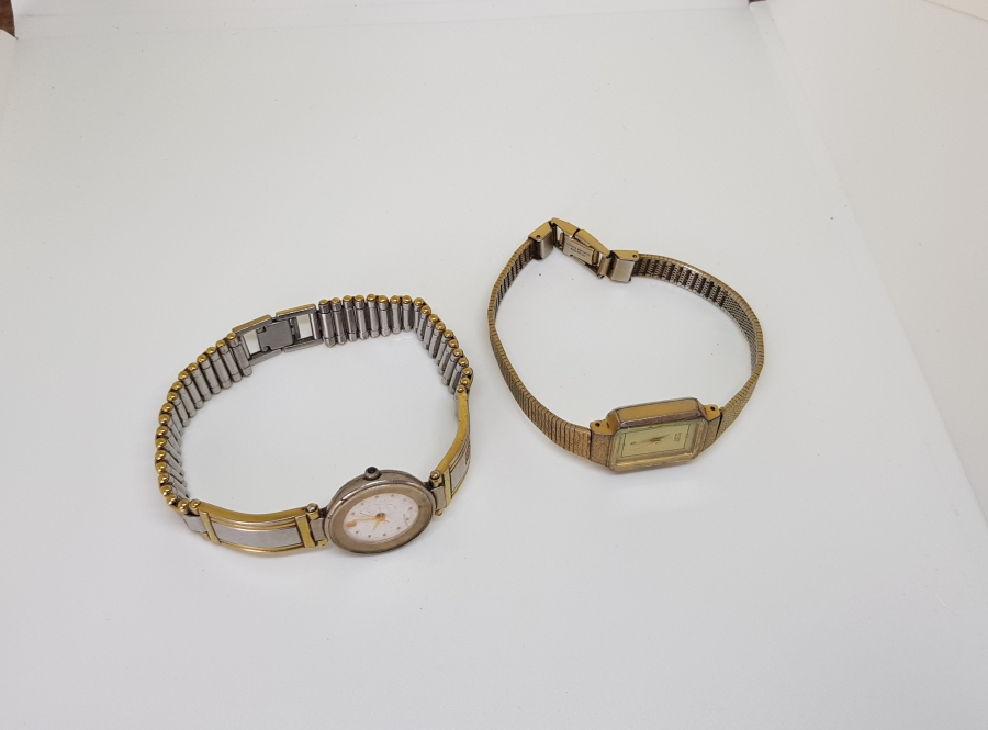 İKİ ADET ALTIN KAPLAMA KOL SAATİ