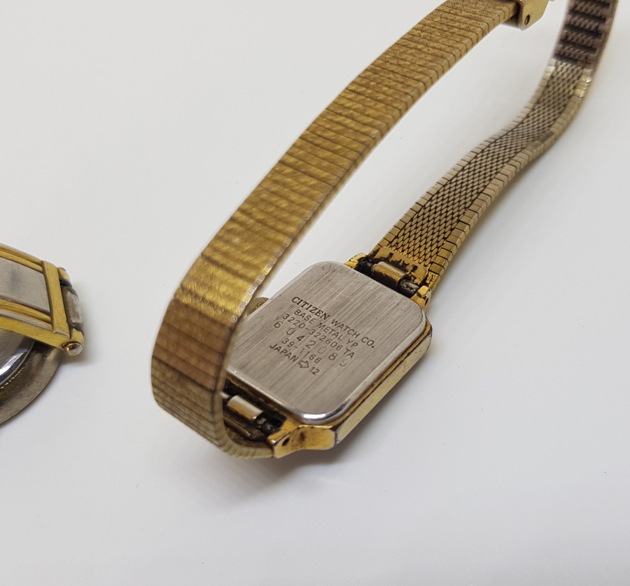 İKİ ADET ALTIN KAPLAMA KOL SAATİ