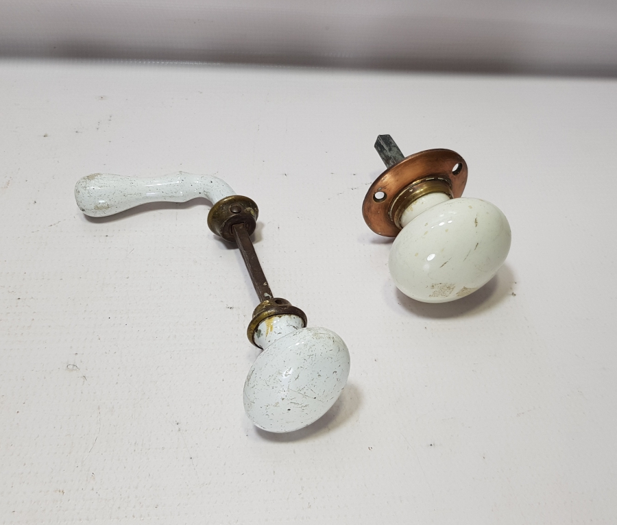 OSMANLI DÖNEMİ NADİR PORSELEN TAM TAKIM KAPI TUTMACI