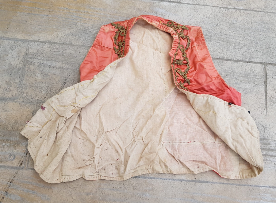 SIRMA İŞÇİLİKLİ İPEK YELEK