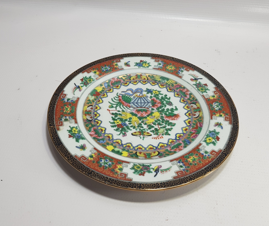 ARKASI DAMGALI UZAKDOĞU YAPIMI ANTİKA PORSELEN TABAK