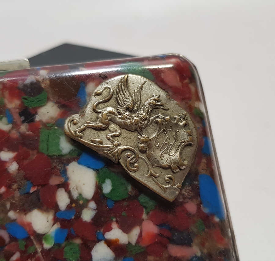 ÜZERİ ERMENİCE İNSİYALLİ ANTİKA SİGARA TABAKASI