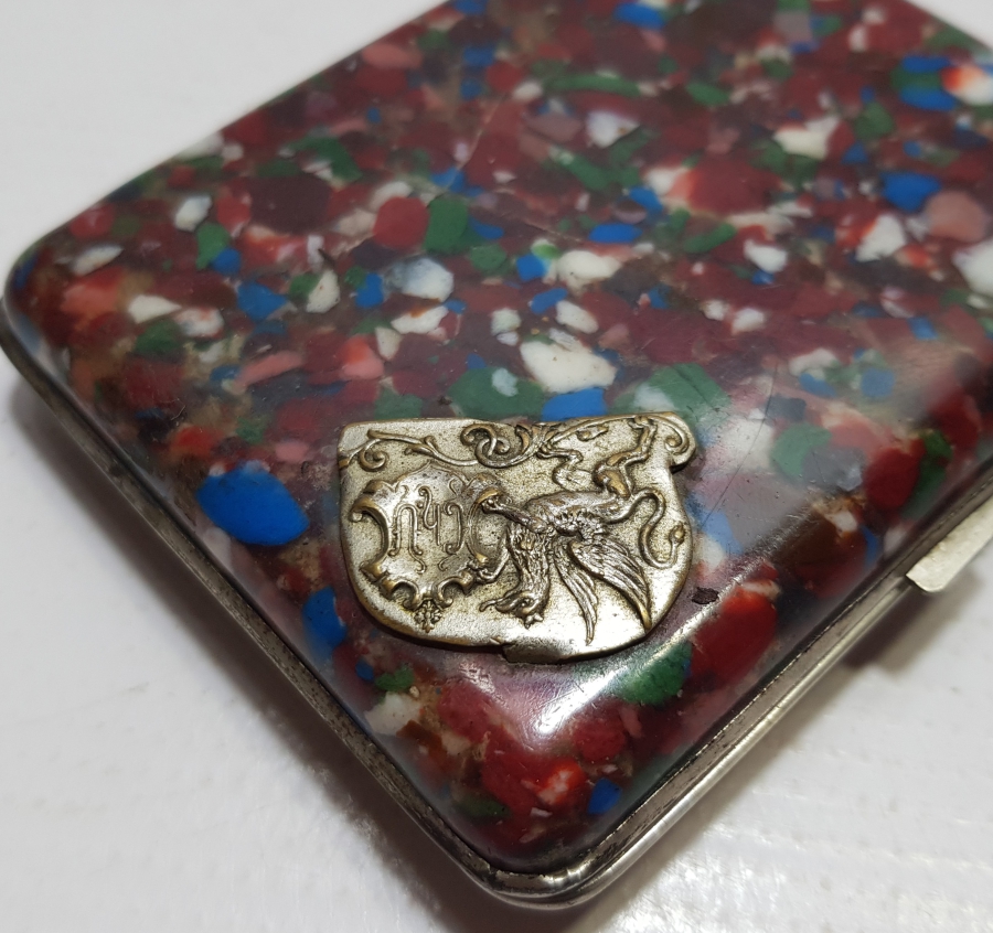 ÜZERİ ERMENİCE İNSİYALLİ ANTİKA SİGARA TABAKASI