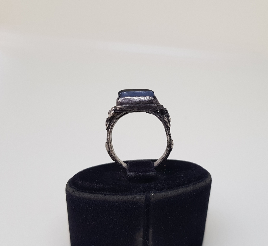 ORİJİNAL MONTÜRÜYLE OSMANLI DÖNEMİ ÇOK NADİR KAN TAŞI DERVİŞ YÜZÜĞÜ