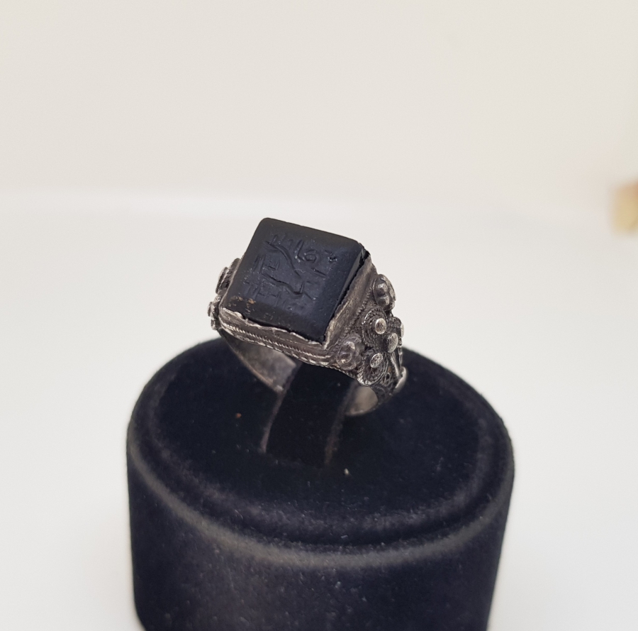 ORİJİNAL MONTÜRÜYLE OSMANLI DÖNEMİ ÇOK NADİR KAN TAŞI DERVİŞ YÜZÜĞÜ