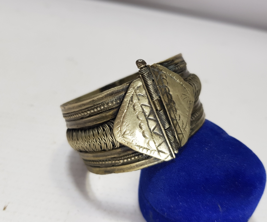 OSMANLI DÖNEMİ KABARTMA İŞÇİLİKLİ ERMENİ YAPIMI DİYARBAKIR BİLEZİK