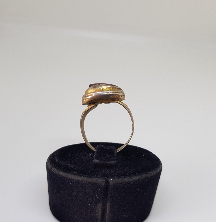 ÜZERİ ALTIN VERMEYLİ OSMANLI DÖNEMİ AKİK TAŞLI YÜZÜK