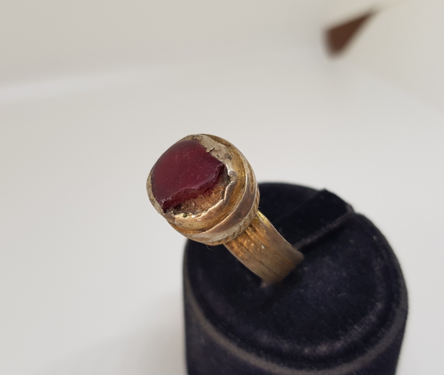 ÜZERİ ALTIN VERMEYLİ OSMANLI DÖNEMİ AKİK TAŞLI YÜZÜK