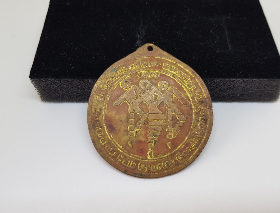 GENÇLİK VE SPOR BAKANLIĞI ULUSLARARASI HALK OYUNLARI GENÇLİK ŞENLİĞİ HATIRA MADALYA