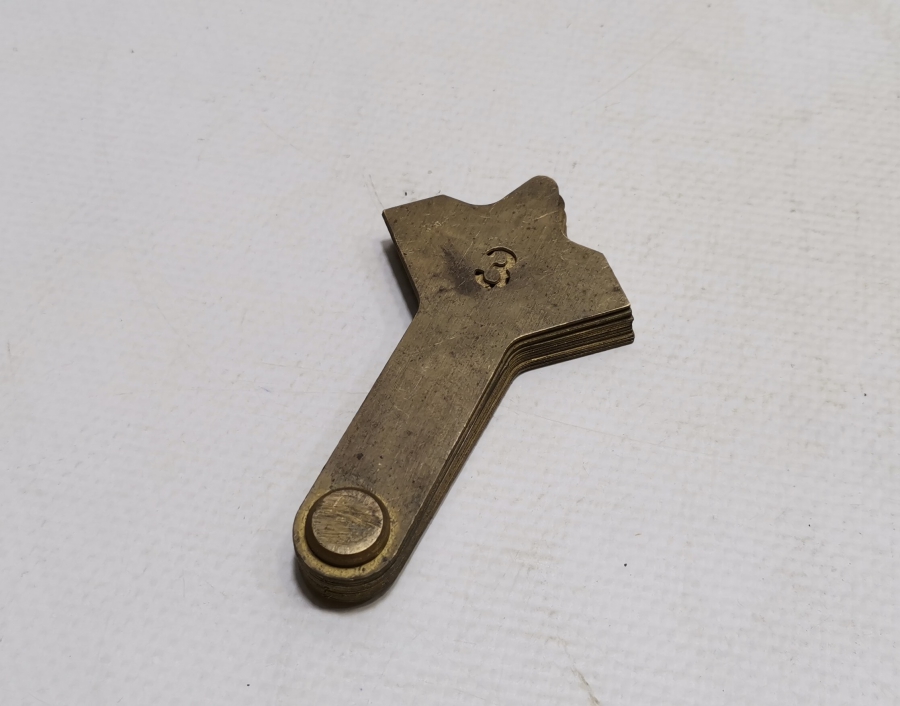 ANTİKA LASTİK DİŞİ ÖLÇÜM ALETİ