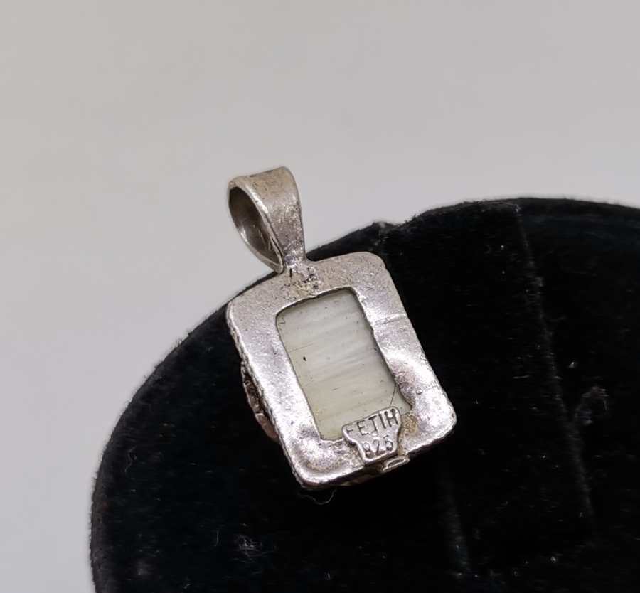 ÜZERİ SEDEF TAŞLI GÜMÜŞ KOLYE UCU