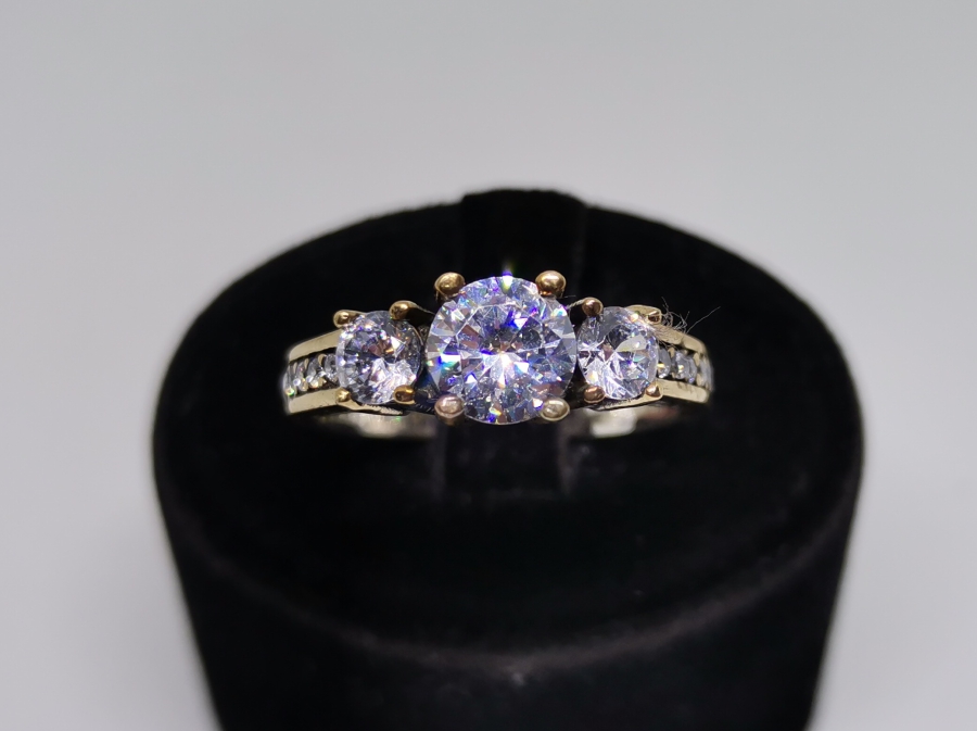 ÜÇ TAŞ MODEL GÜMÜŞ HÜRREM YÜZÜĞÜ