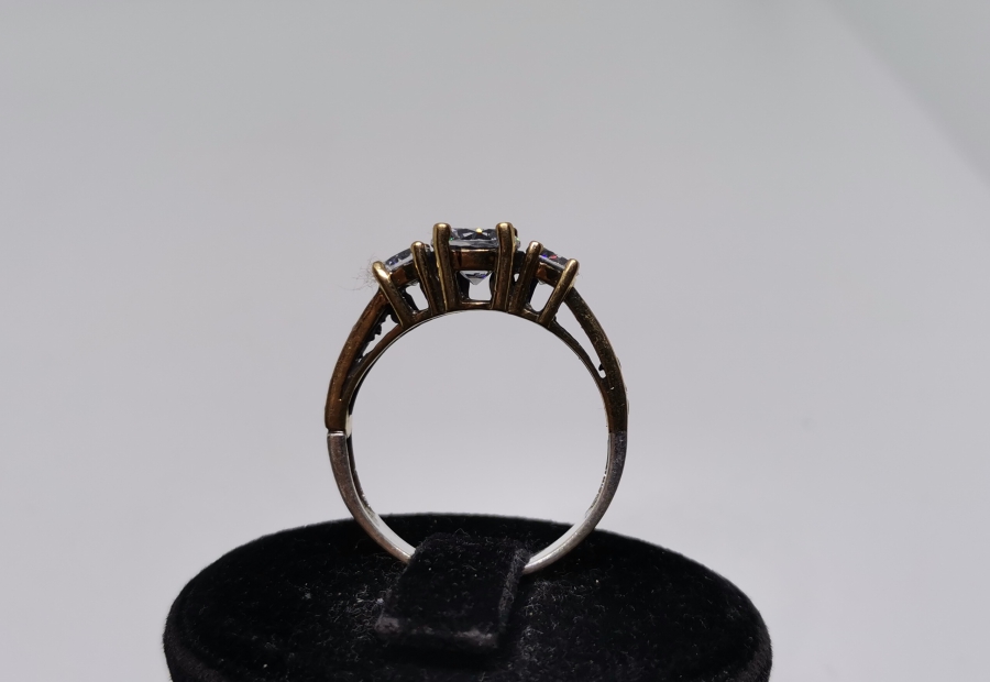 ÜÇ TAŞ MODEL GÜMÜŞ HÜRREM YÜZÜĞÜ