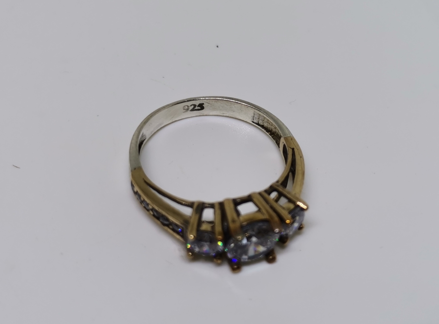 ÜÇ TAŞ MODEL GÜMÜŞ HÜRREM YÜZÜĞÜ