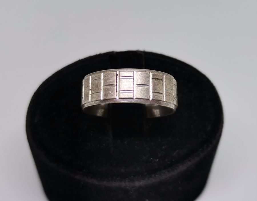 ALYANS FORMLU GÜMÜŞ YÜZÜK