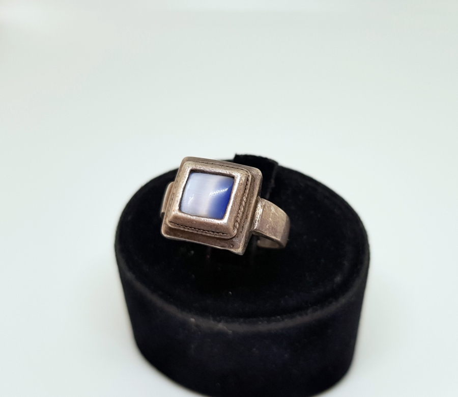 ÜZERİ DOĞAL TAŞLI ÖZEL YAPIM GÜMÜŞ YÜZÜK