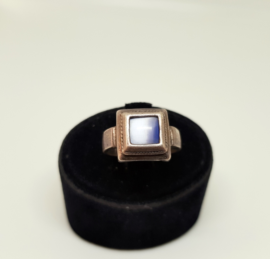 ÜZERİ DOĞAL TAŞLI ÖZEL YAPIM GÜMÜŞ YÜZÜK