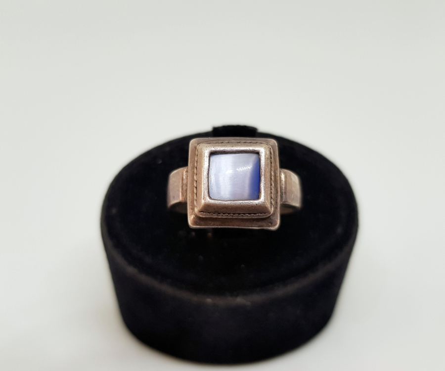 ÜZERİ DOĞAL TAŞLI ÖZEL YAPIM GÜMÜŞ YÜZÜK