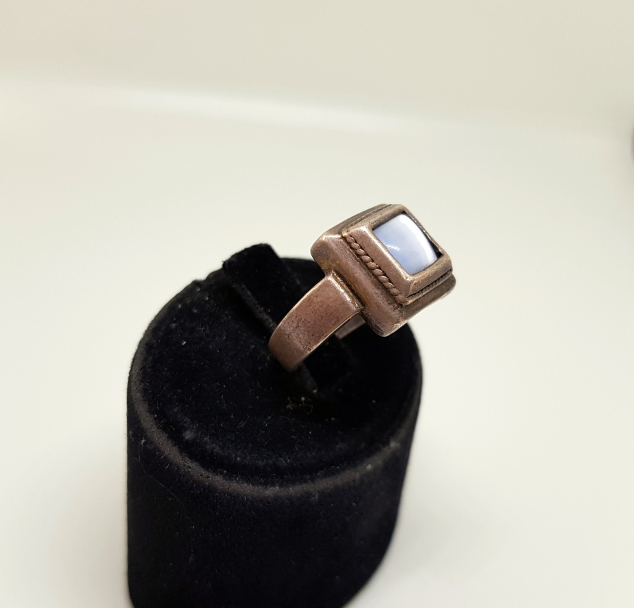 ÜZERİ DOĞAL TAŞLI ÖZEL YAPIM GÜMÜŞ YÜZÜK