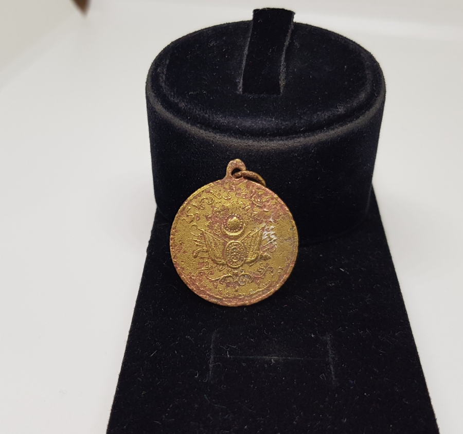 MEHMET REŞAT HAN GÖRSELLİ NADİR KANUNİ ESASİ MADALYASI