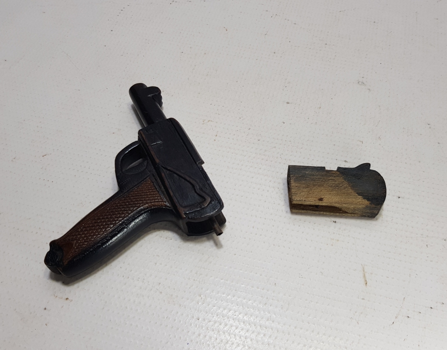 ALMAN RUGERİ FORMUNDA YAPILMIŞ OSMANLI DÖNEMİ ÇOK NADİR AHŞAP SİGARA AĞIZLIĞI