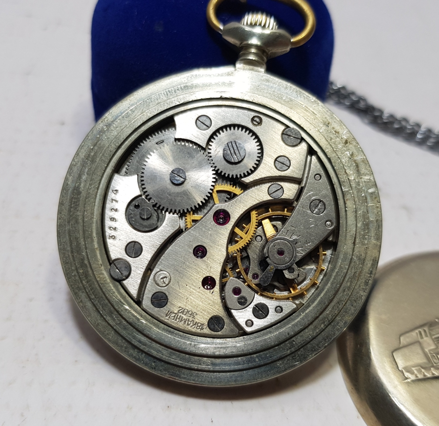 ARKASI TRENLİ SERKİSOF MARKA KURMALI CEP SAATİ