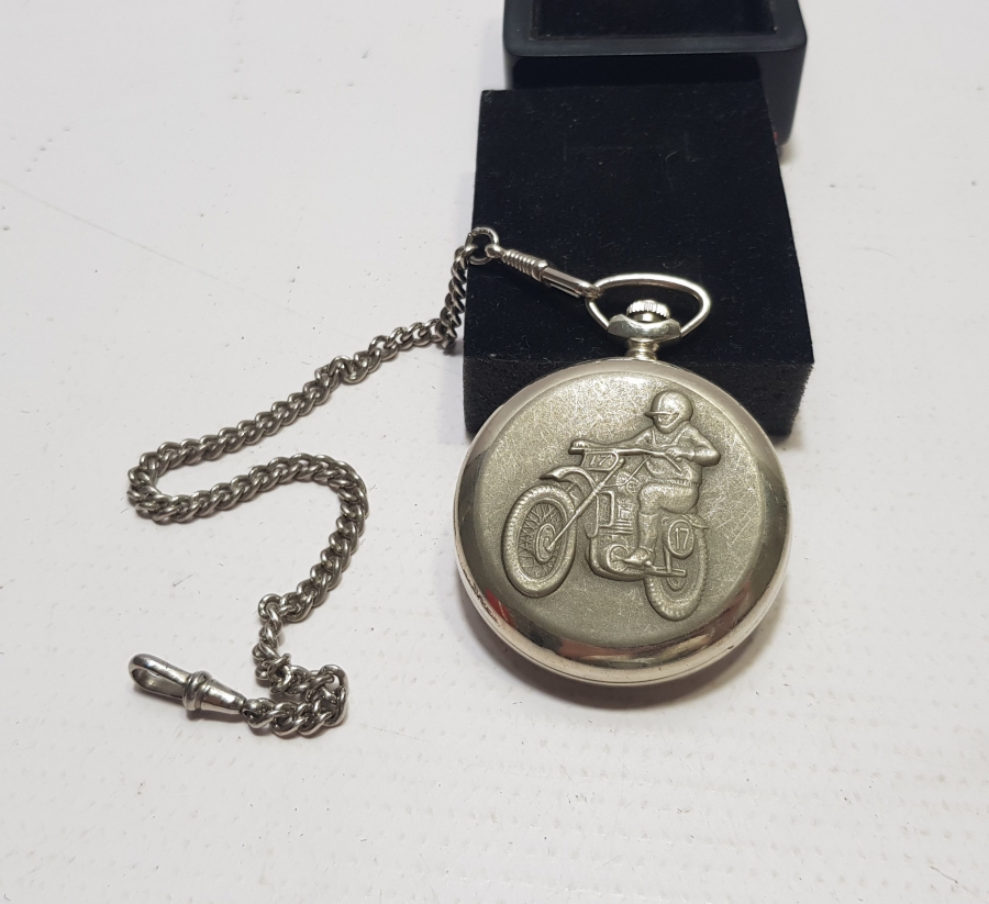 MOTOSİKLETÇİ GÖRSELLİ ÖZEL YAPIM KURMALI ANTİKA CEP SAATİ