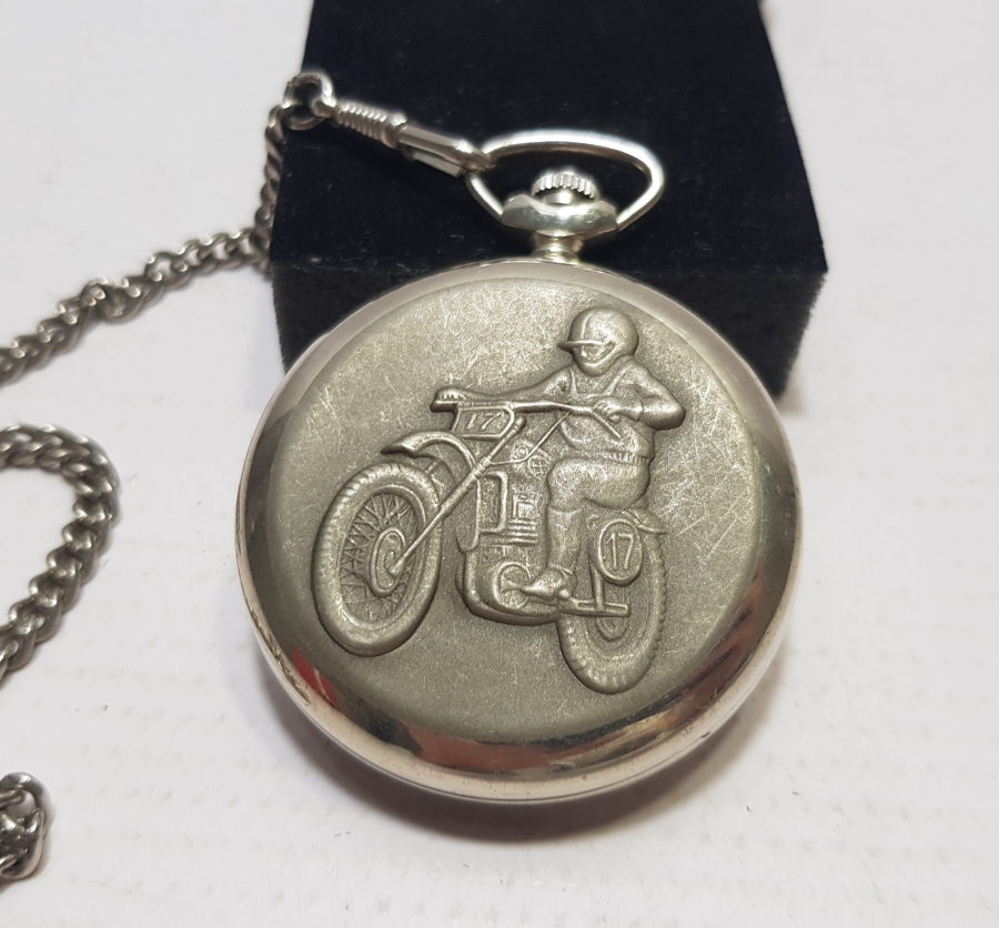 MOTOSİKLETÇİ GÖRSELLİ ÖZEL YAPIM KURMALI ANTİKA CEP SAATİ