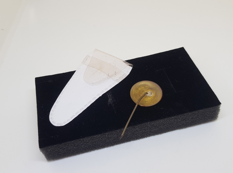 ORİJİNAL KABINDA ANTİKA CHP ROZETİ