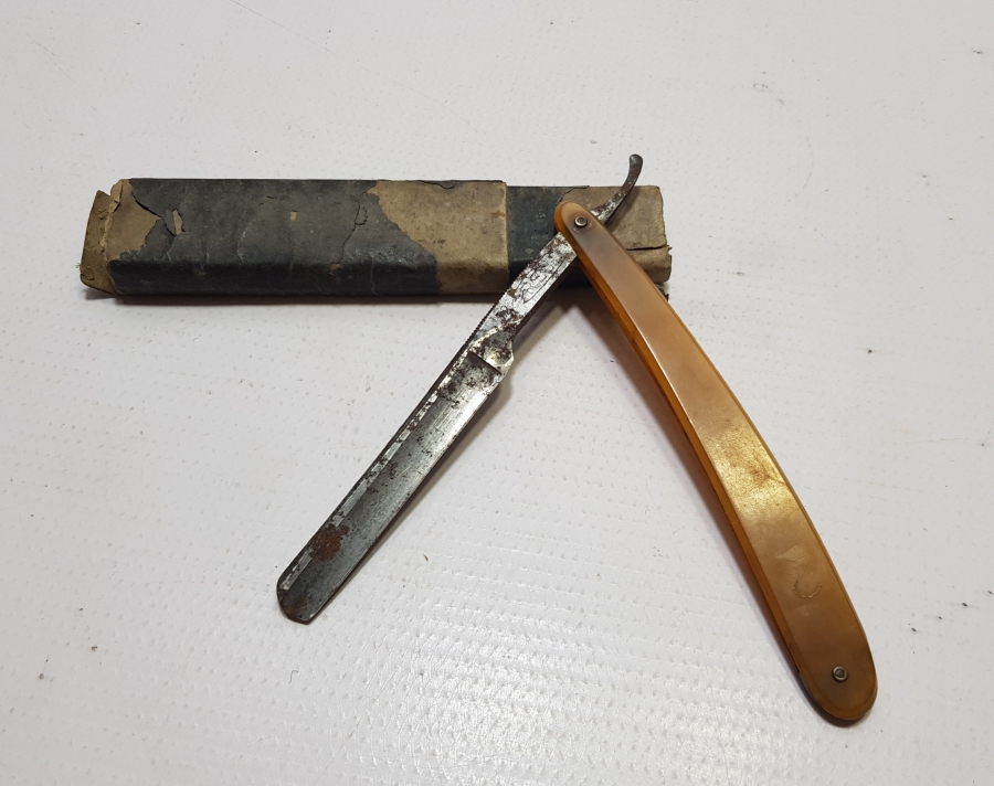 OSMANLI DÖNEMİ ORİJİNAL KUTUSUNDA KATALİN SAPLI BERBER USTURASI