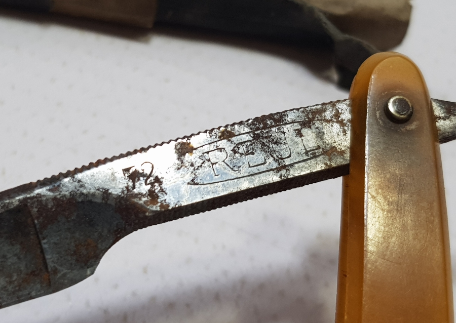 OSMANLI DÖNEMİ ORİJİNAL KUTUSUNDA KATALİN SAPLI BERBER USTURASI