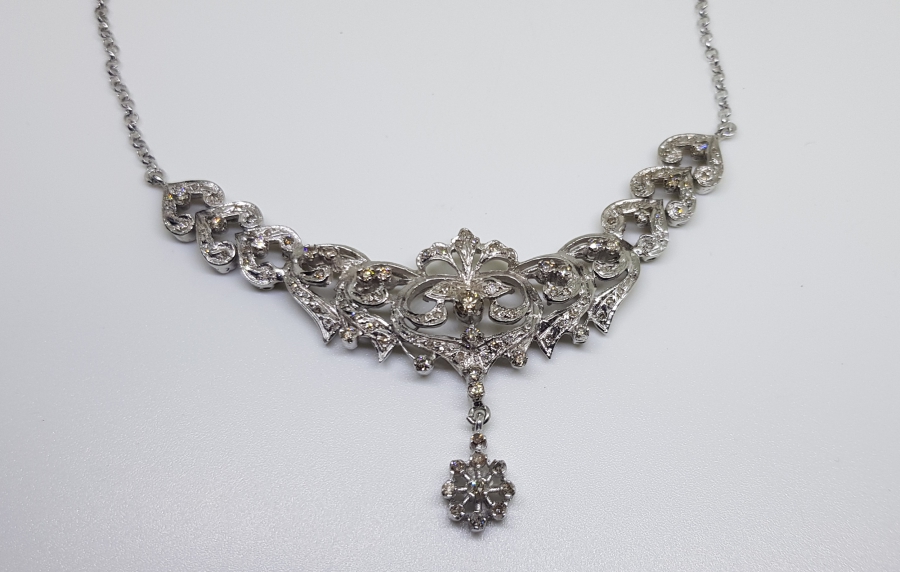 PIRLANTA TAŞLI FRANSIZ FİYONK MODELİ GERDANLIK