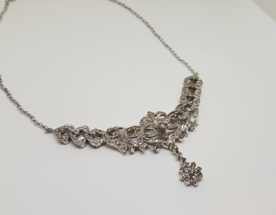 PIRLANTA TAŞLI FRANSIZ FİYONK MODELİ GERDANLIK