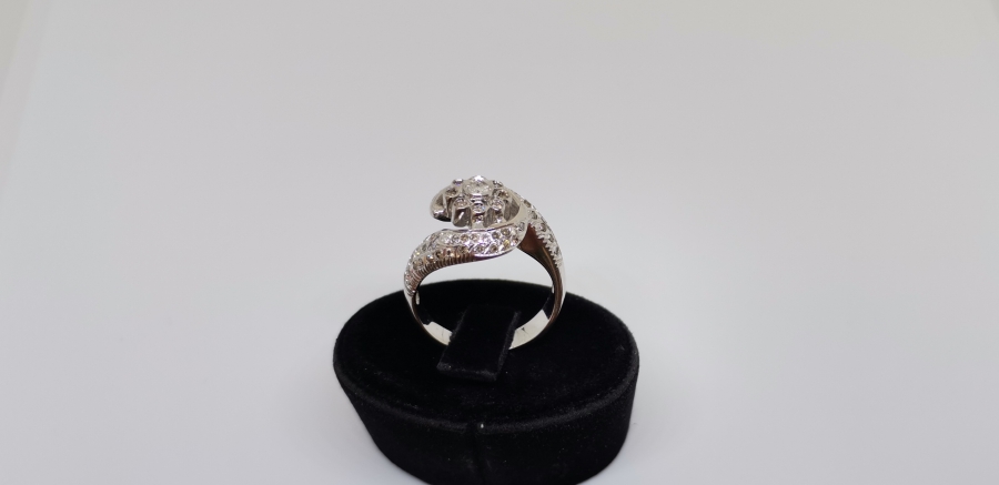 PIRLANTA TAŞLI SALYANGOZ MODELİ YÜZÜK